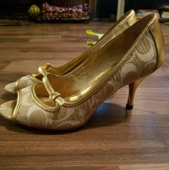 Shoes - Picture 2 of 3